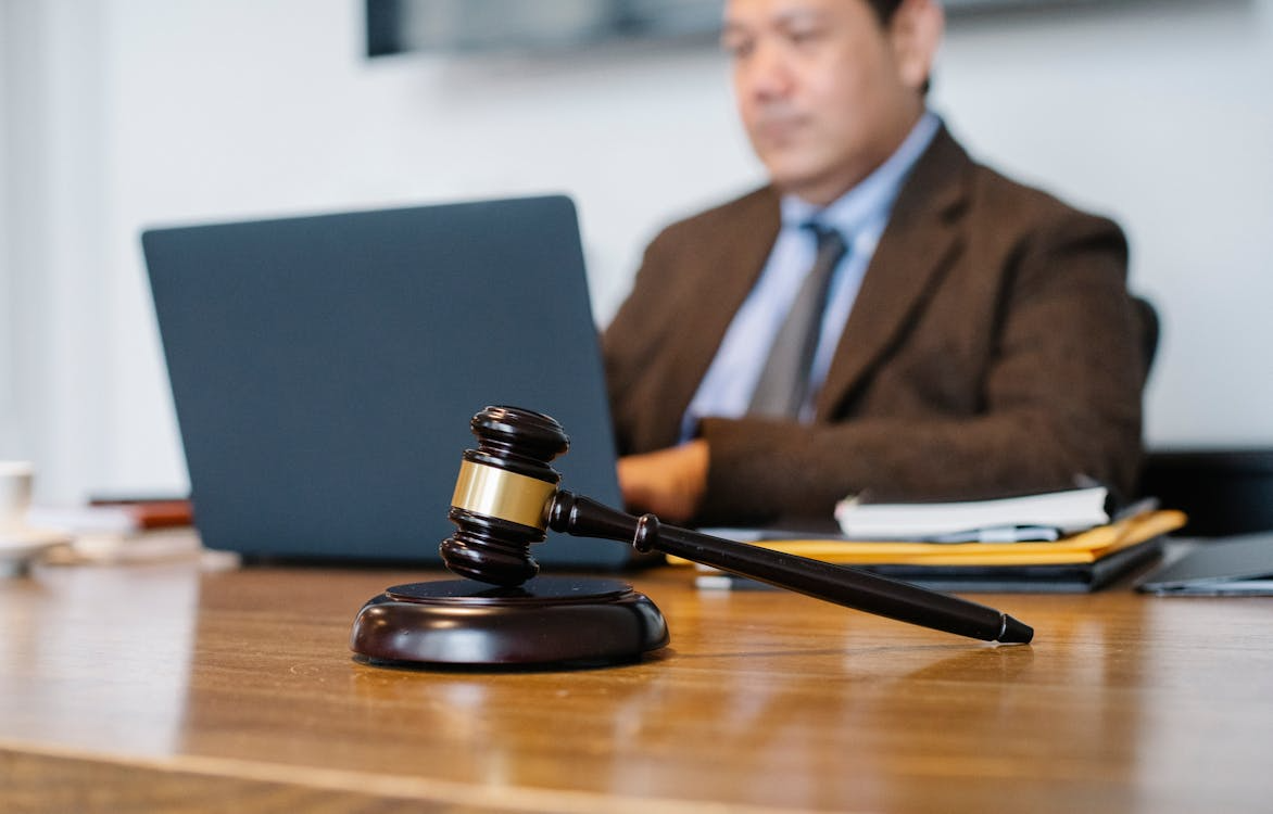 How to Choose the Right Workers’ Compensation Attorney for You